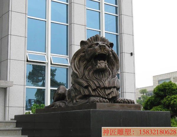 企业爬狮 铜雕爬狮（1）
